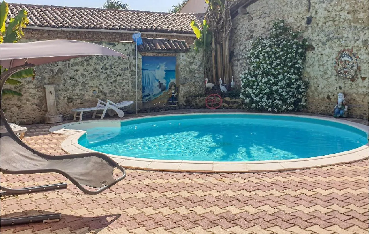 Nyaraló 3 Bedroom Gorgeous Home In Gondrin