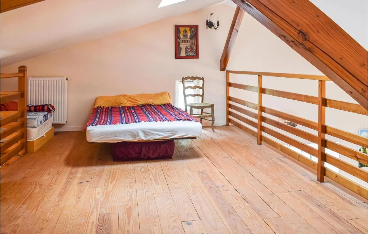 3 Bedroom Gorgeous Home In Gondrin Nyaraló