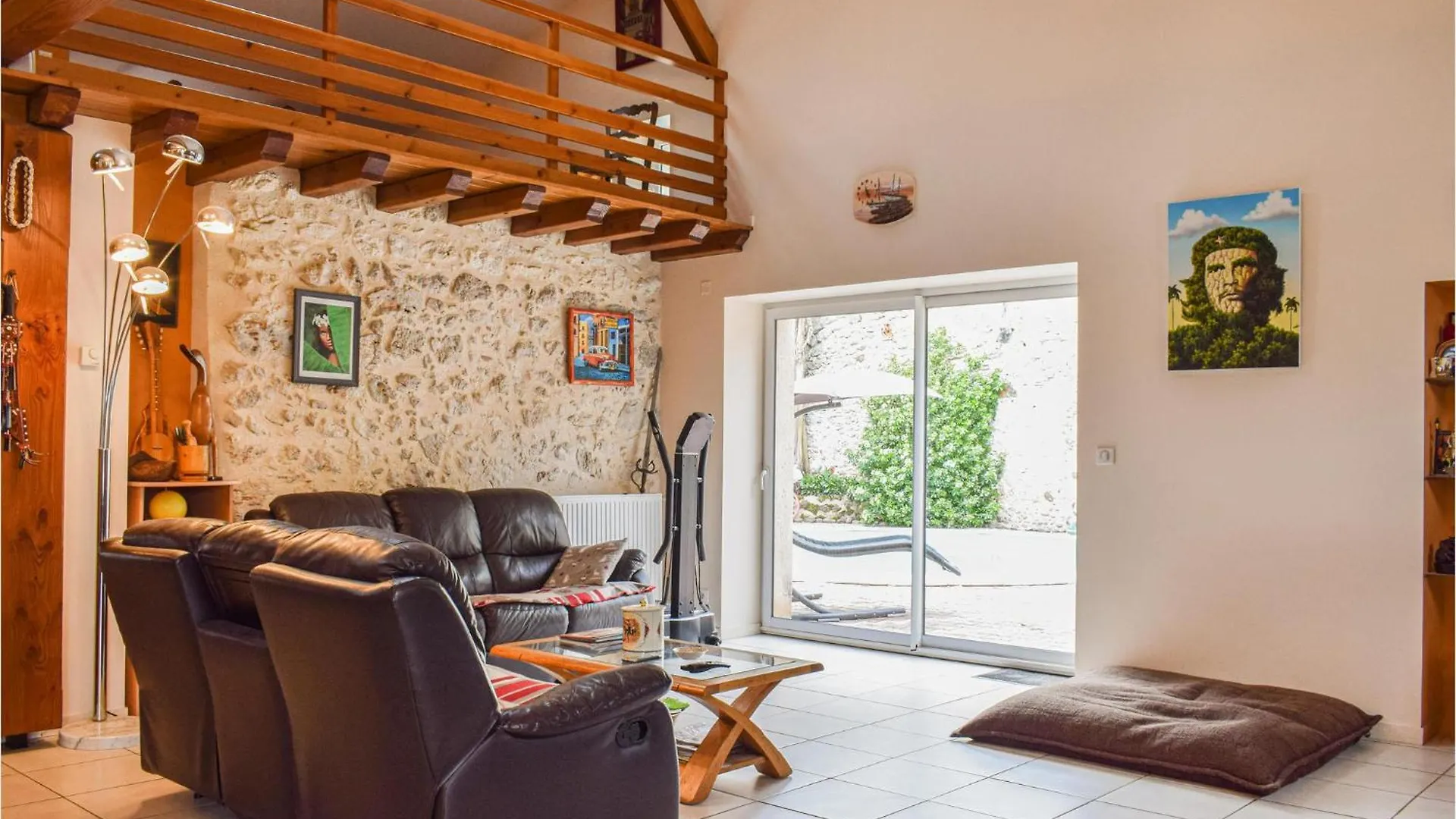 3 Bedroom Gorgeous Home In Gondrin Nyaraló